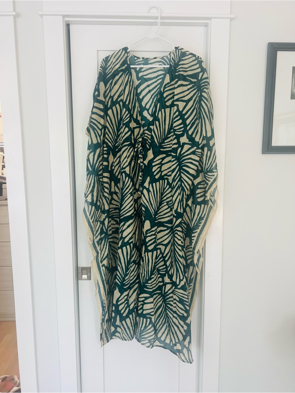 Banana Republic Caftan ~ Green and Cream Leaf-Print Beach Coverup